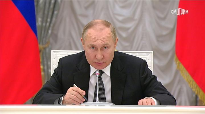Владимир Путин предложил увеличить пенсию неработающим пенсионерам на 10% с 1 июня